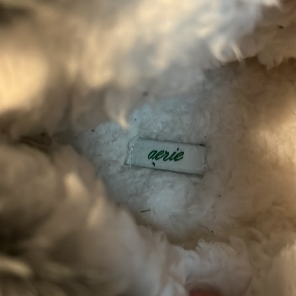 Aerie Fuzzy Puppy Holiday Slippers Women’s Size 8 - Picture 5 of 6